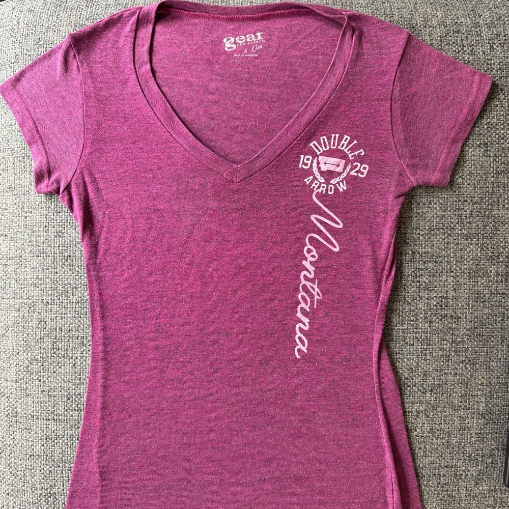 Gear For Sports Magenta Double Arrow Montana V-Neck Tee Small